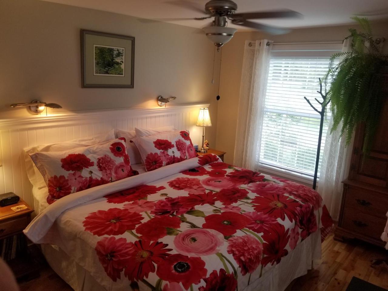 Four Ninety Muskoka B & B Грейвънхърст Екстериор снимка